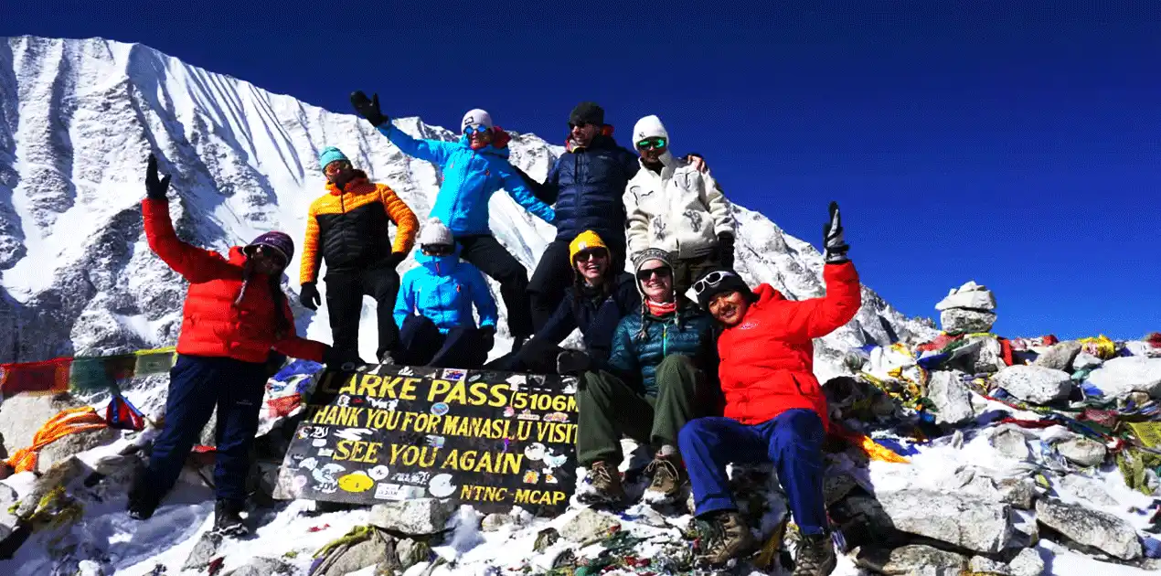 Larke Pass sign on the Manaslu Circuit