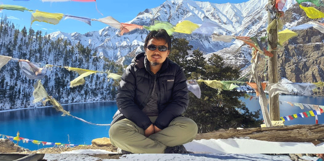 guide close to the Phoksundo Lake