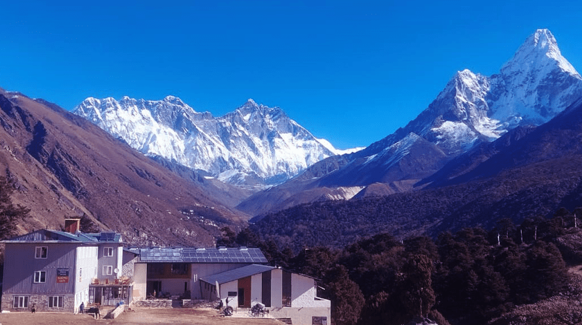 where is mountain Everest Located?